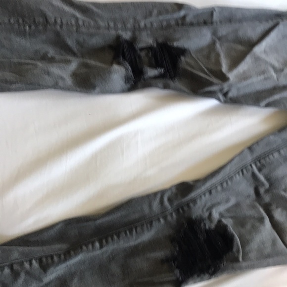 american eagle charcoal distressed skinny jeans - Picture 2 of 3
